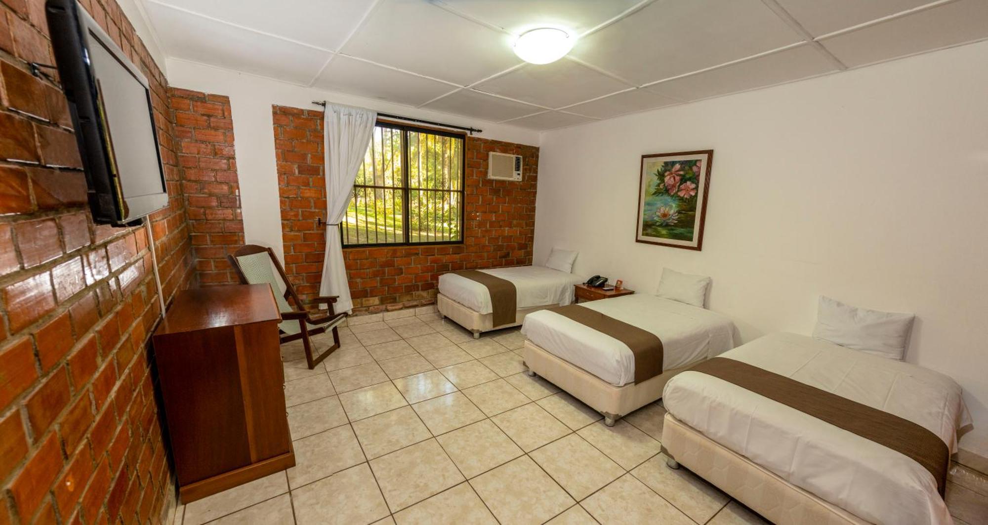 Dm Hoteles Tarapoto Zewnętrze zdjęcie